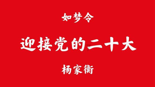 吃早餐的精致女孩